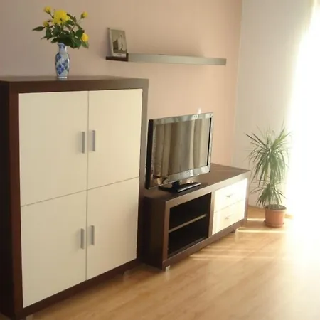 In Privlaka Mit Garten Lägenhet