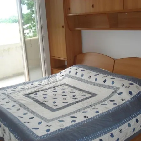 شقة In Privlaka Mit Garten بريفلاكا